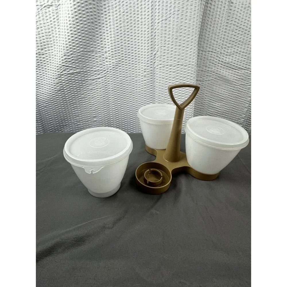 Tupperware vintage tan