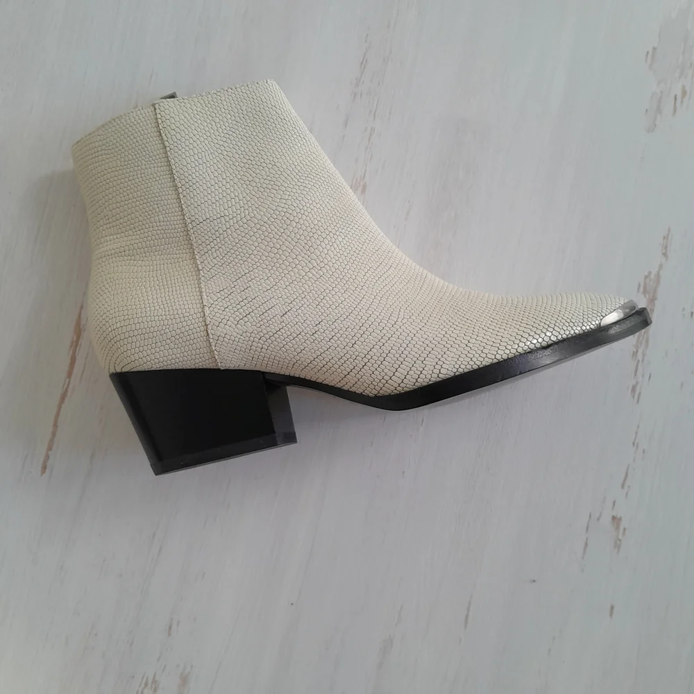 Calvin Klein Jeans Narice Ivory Pointed Toe Ankle Boots Block Heel Size 6