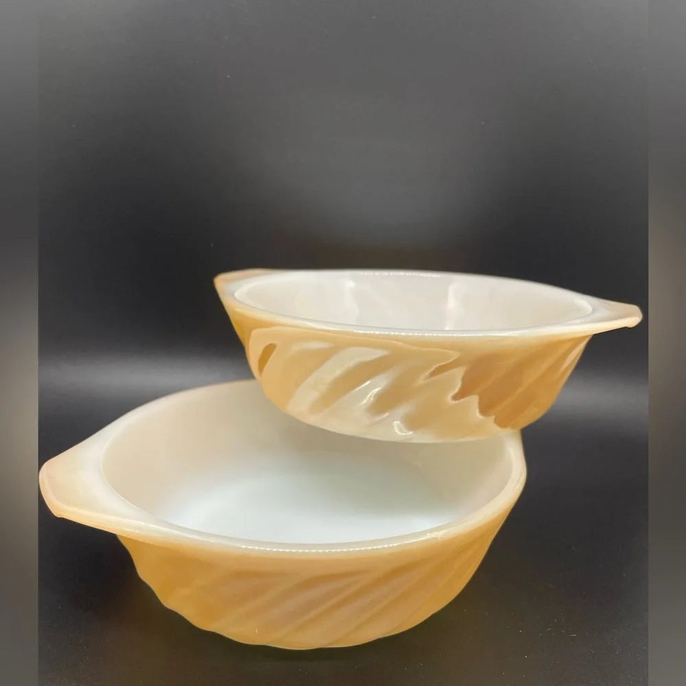 Anchor Hocking Fire King Peach Luster Bowls Set of Two Made in the USA‎ Ovenware