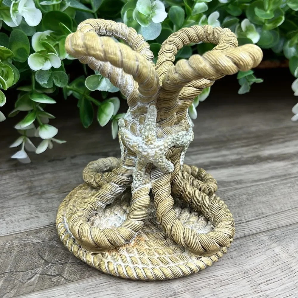 Avanti Beachcomber Seashells Resin Toothbrush Holder