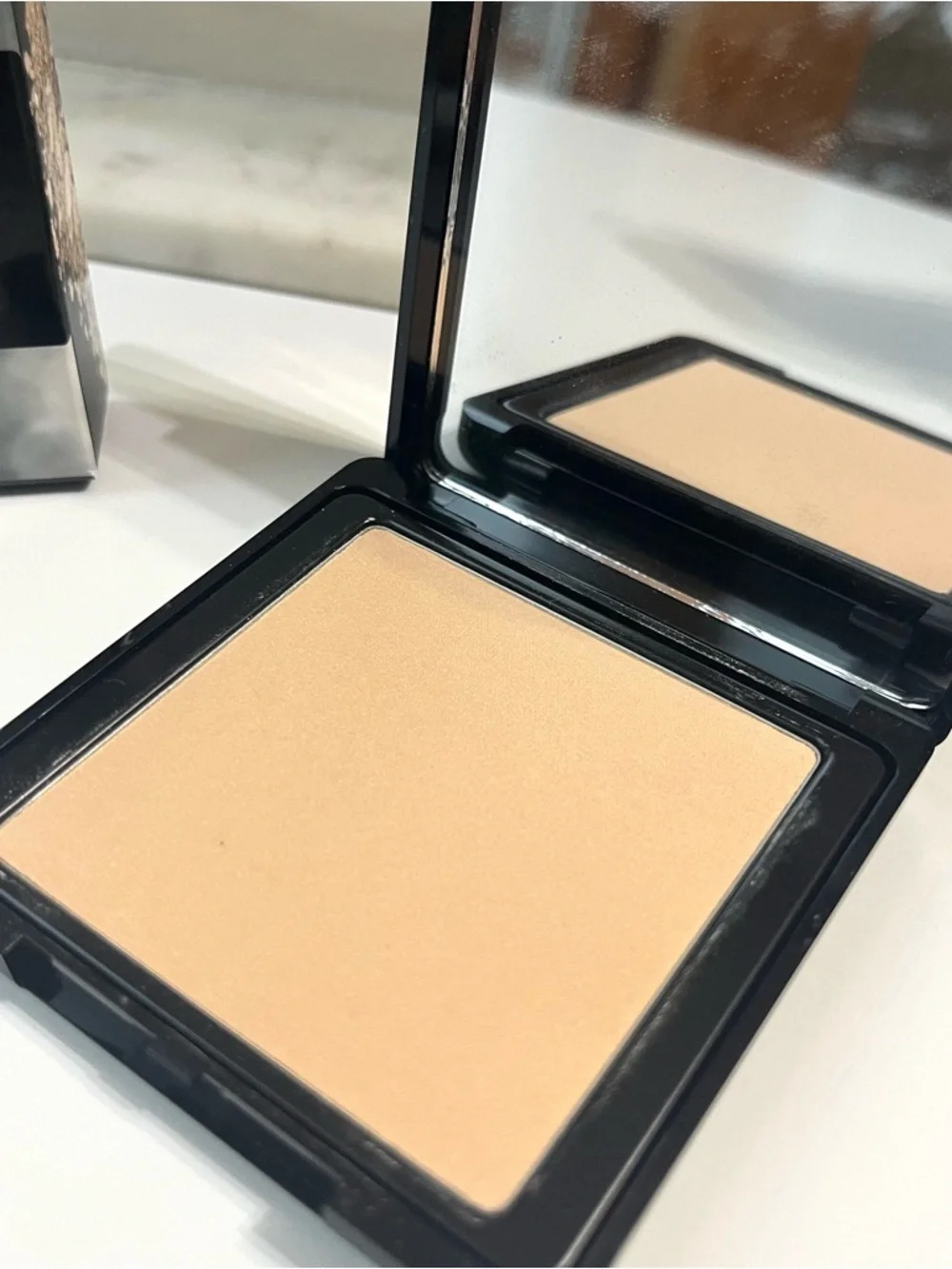 JAPONESQUE Pixelated Color Finishing Powder, NWT Shade 01