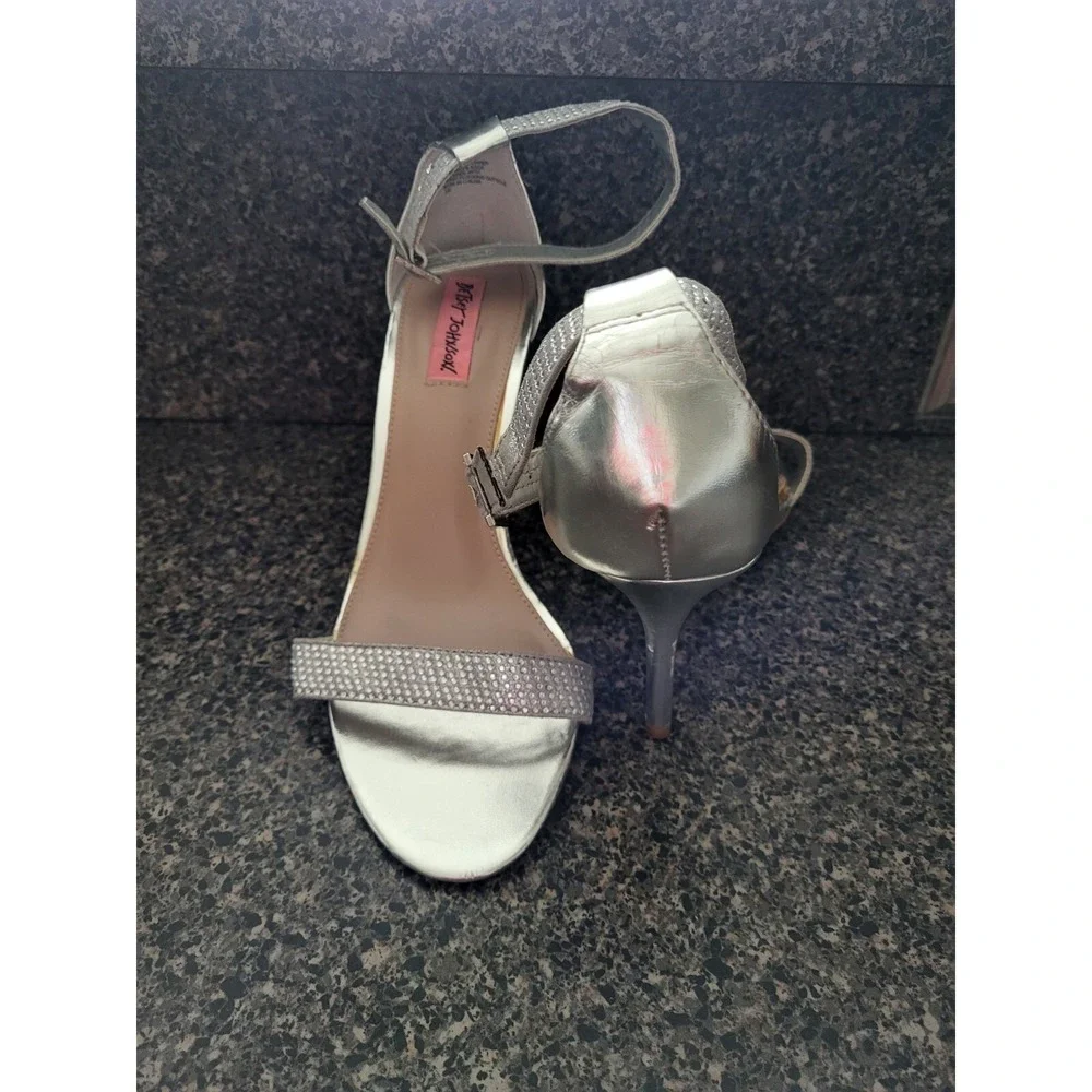 Betsey Johnson betsey johnson