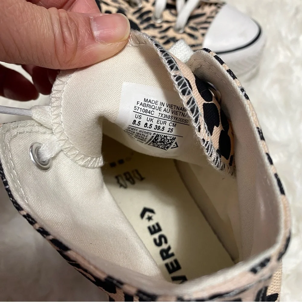 Converse jungle art