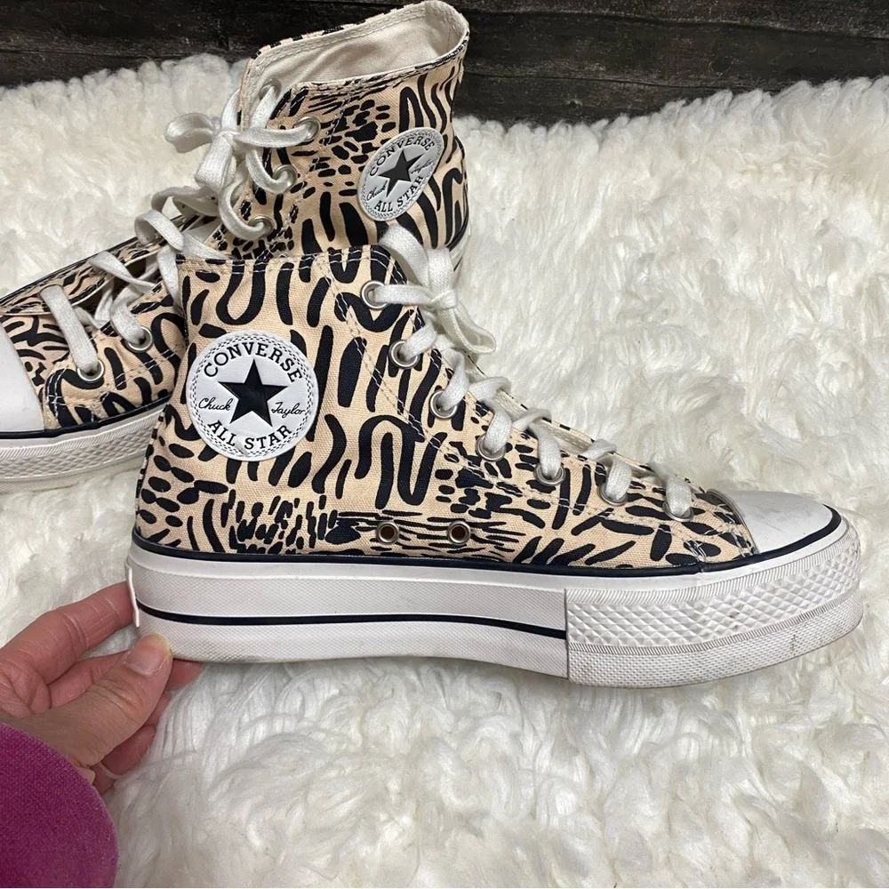 Converse jungle art