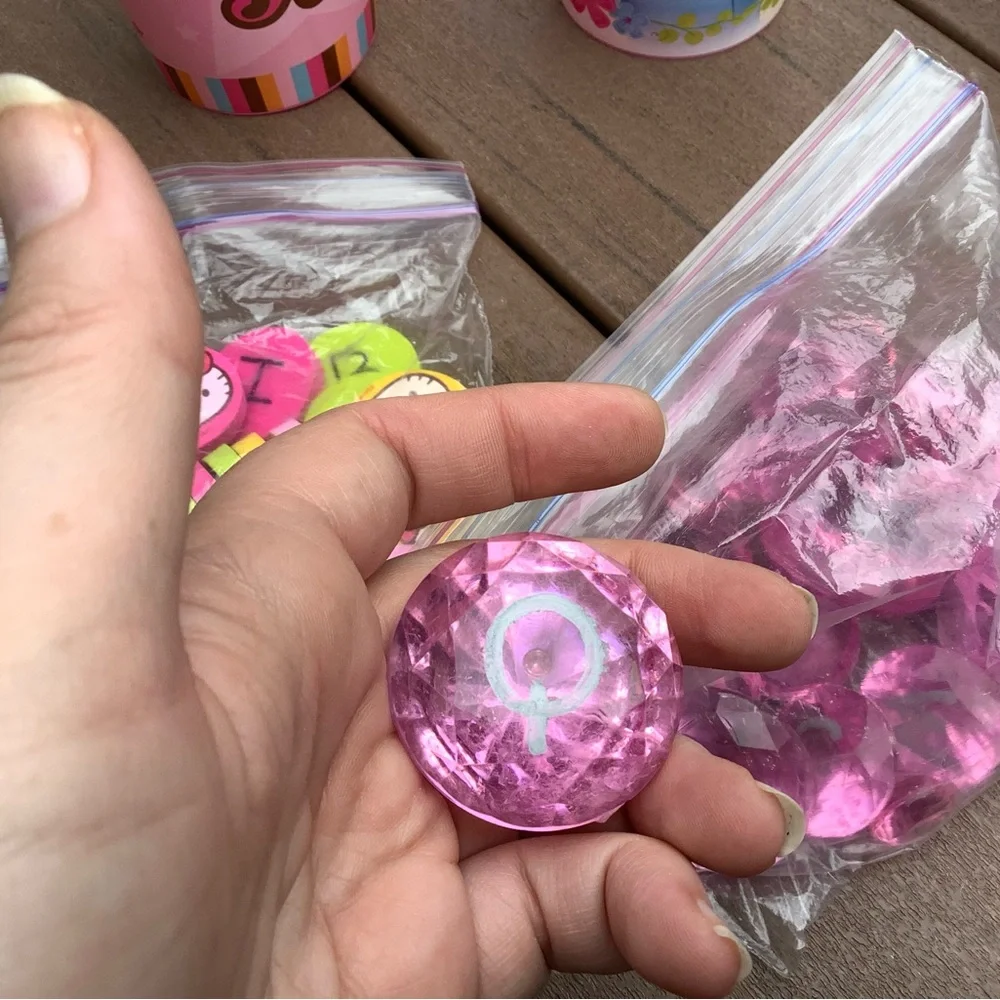 Hello Kitty includes character