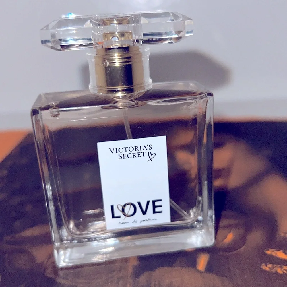 Victoria’s Secret Love 1fl oz edp