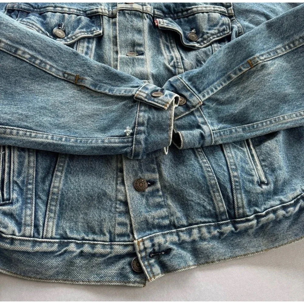 Levis levi type