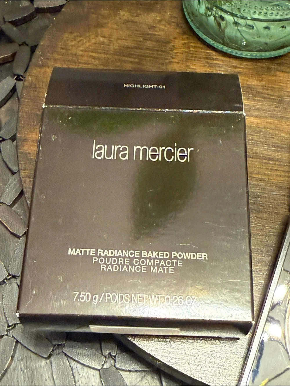 laura mercier Matte Radiance Baked Powder – Warm Beige