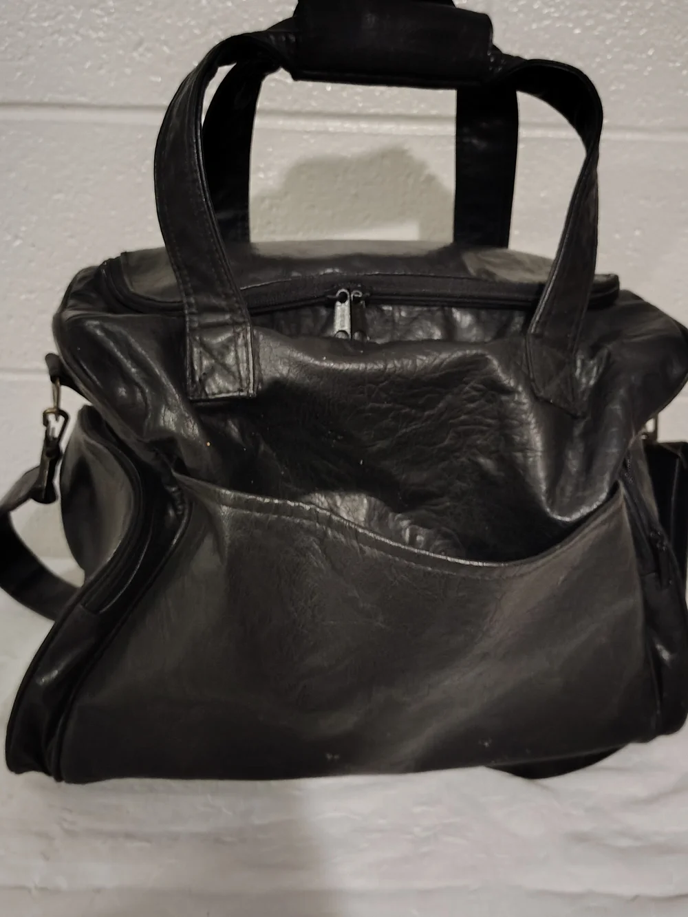 N/A spacious black