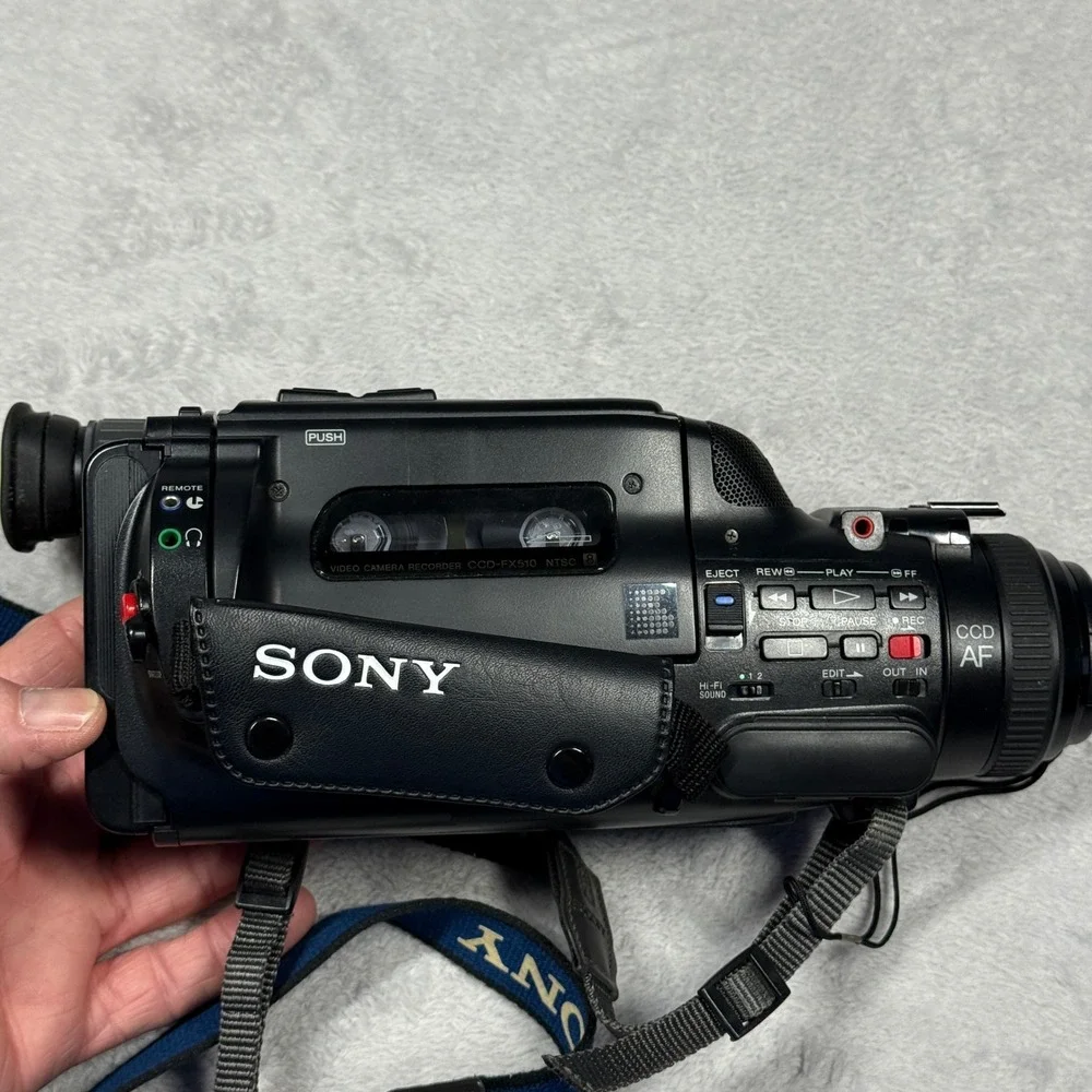 Sony Handycam CCD-FX510 Video 8 Camcorder Vintage 10x Zoom Hi-Fi***PARTS ONLY***