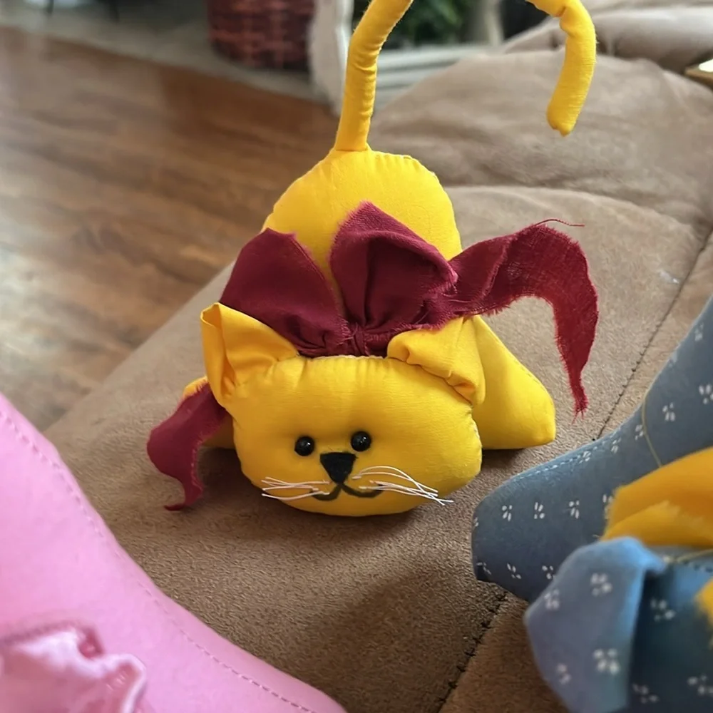 N/A fabric three cats
