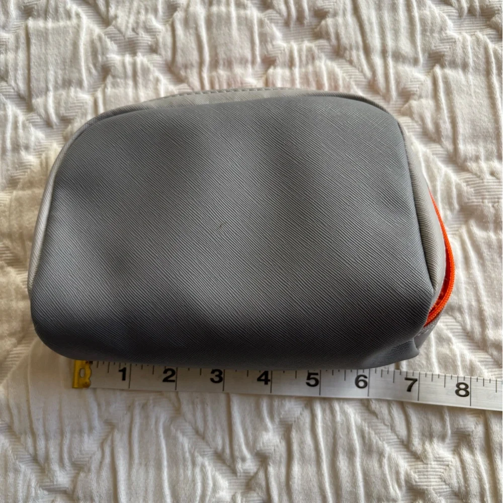 AMERICAN AIRLINES Cole Haan grey/orange amenity kit bag‎ -cosmetic travel holder