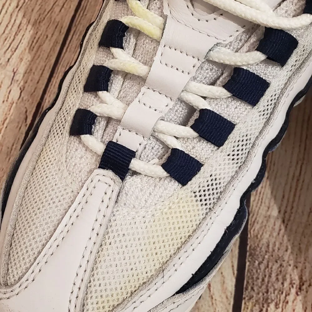 NIKE Sneakers