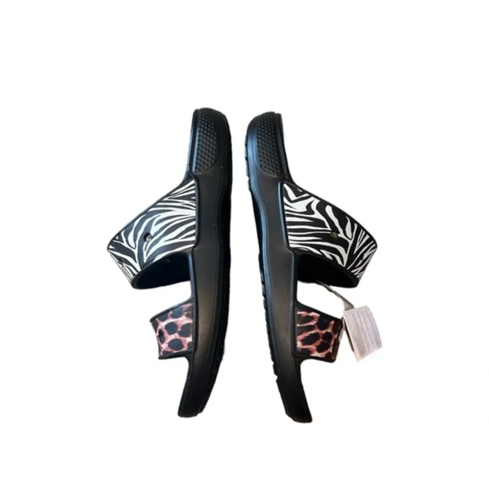 CROCS nwt classic