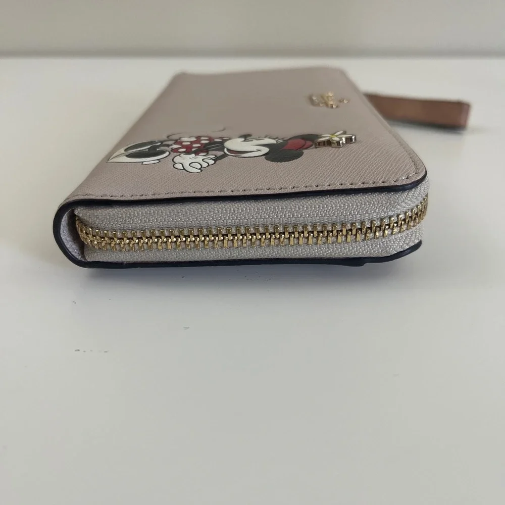Kate Spade Disney Minnie Mouse Wristlet Wallet Lacey Continental Leather Zip