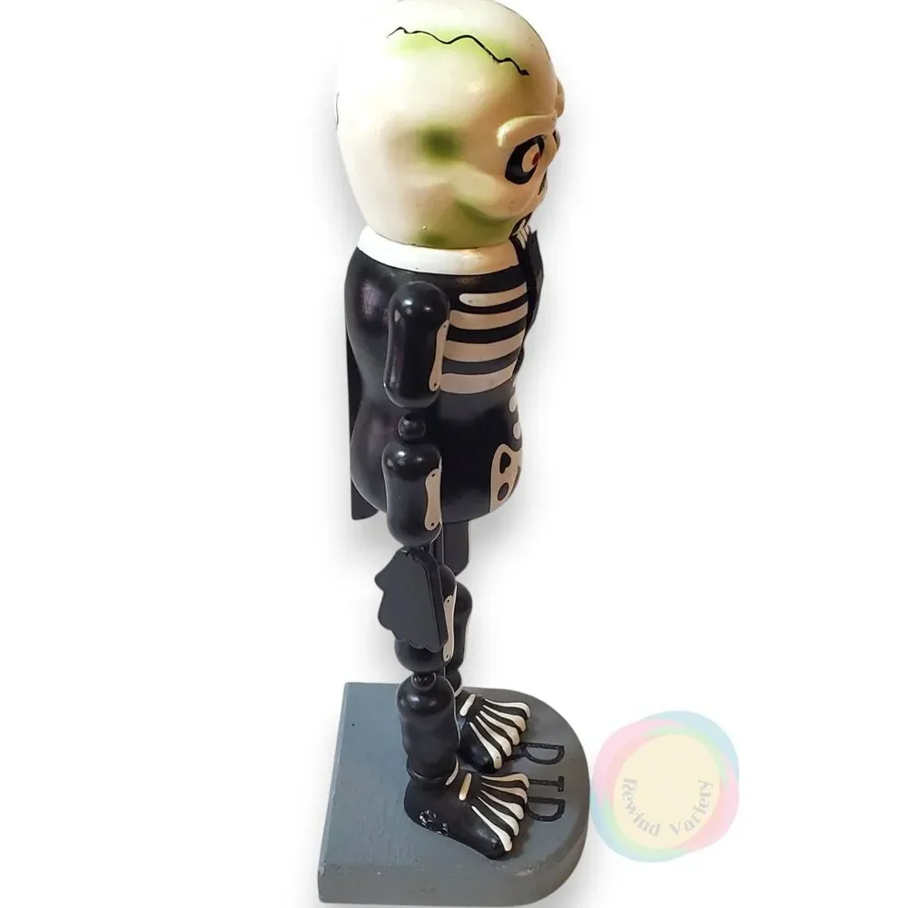 Target 2010 Halloween RIP Skeleton Nutcracker 14.5