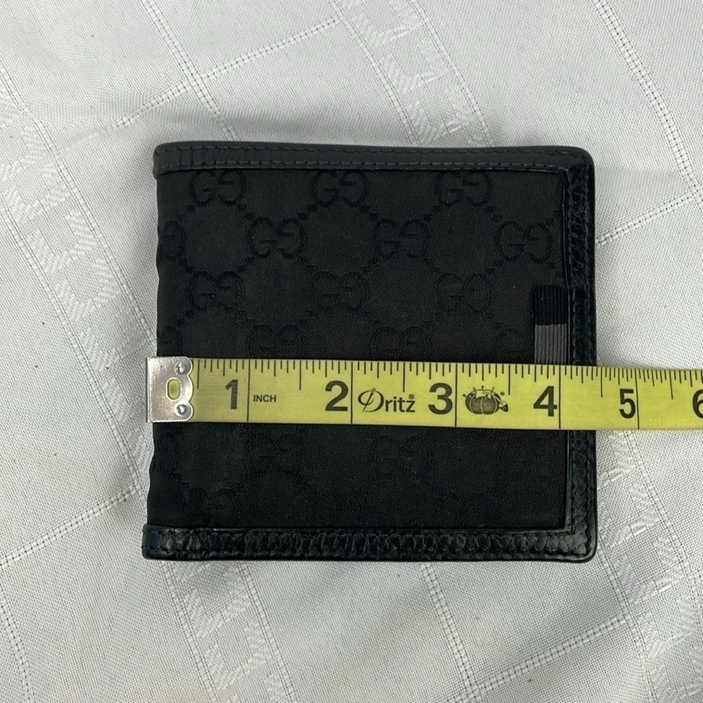 Gucci bifold compact