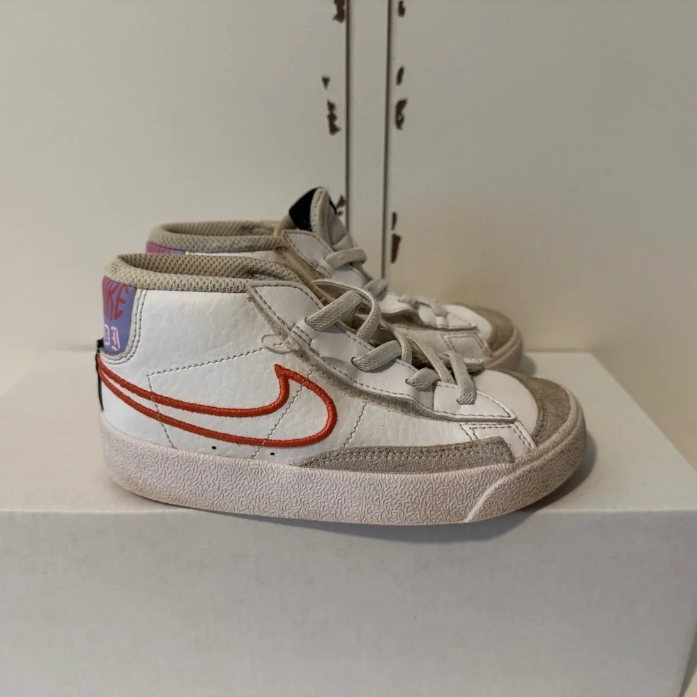 Nike Kids White and Orange Sneakers size 10c. Velcro