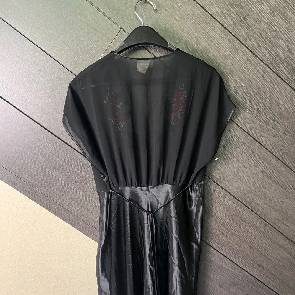 delicates elegant black