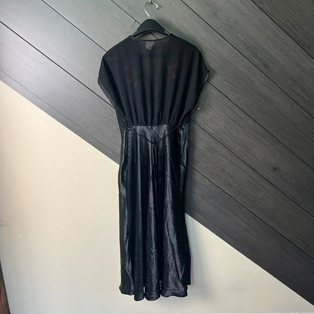 delicates elegant black