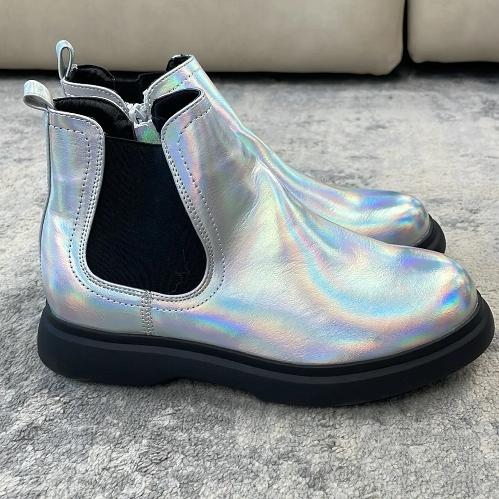 New DV Dolce Vita Cole Ankle Boots Iridescent Metallic Moon Boots Sz 4