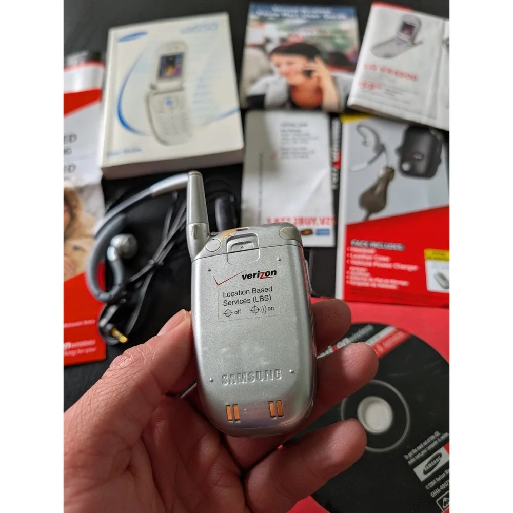 Samsung SCH-A650 - Silver (Verizon) Flip Phone Untested As / Is‎ - Prop Phone