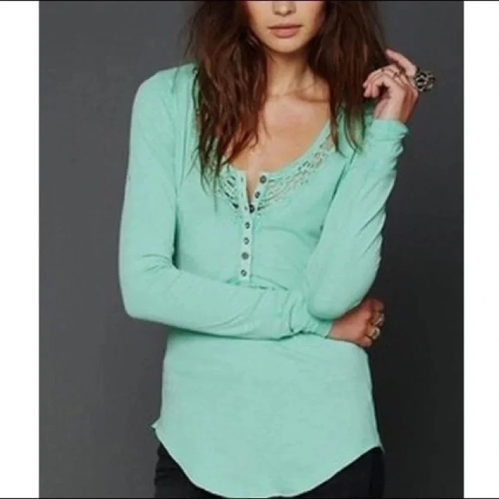 We The Free Free People Green‎ Henley Top Lace Trim Long Sleeve Women's L