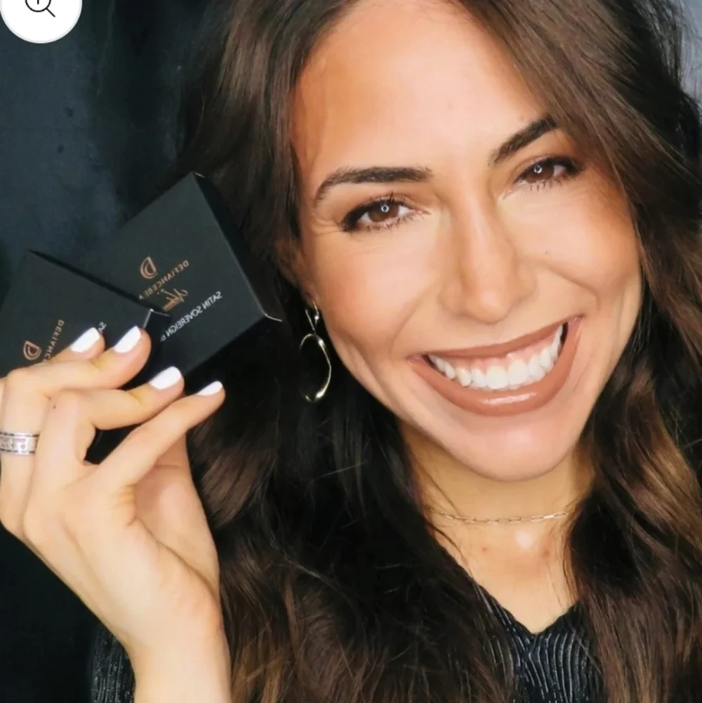 Defiance Beauty by Nechami Satin Sovereign Bronzer: Goddess Glow, 7.5g, NIB