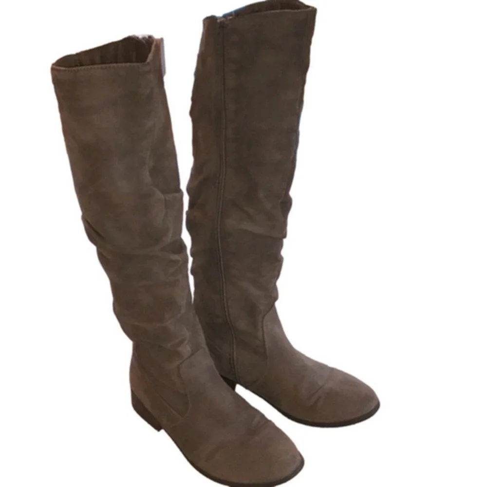 Slouchy Tall Boots Faux Suede in Taupe size 6