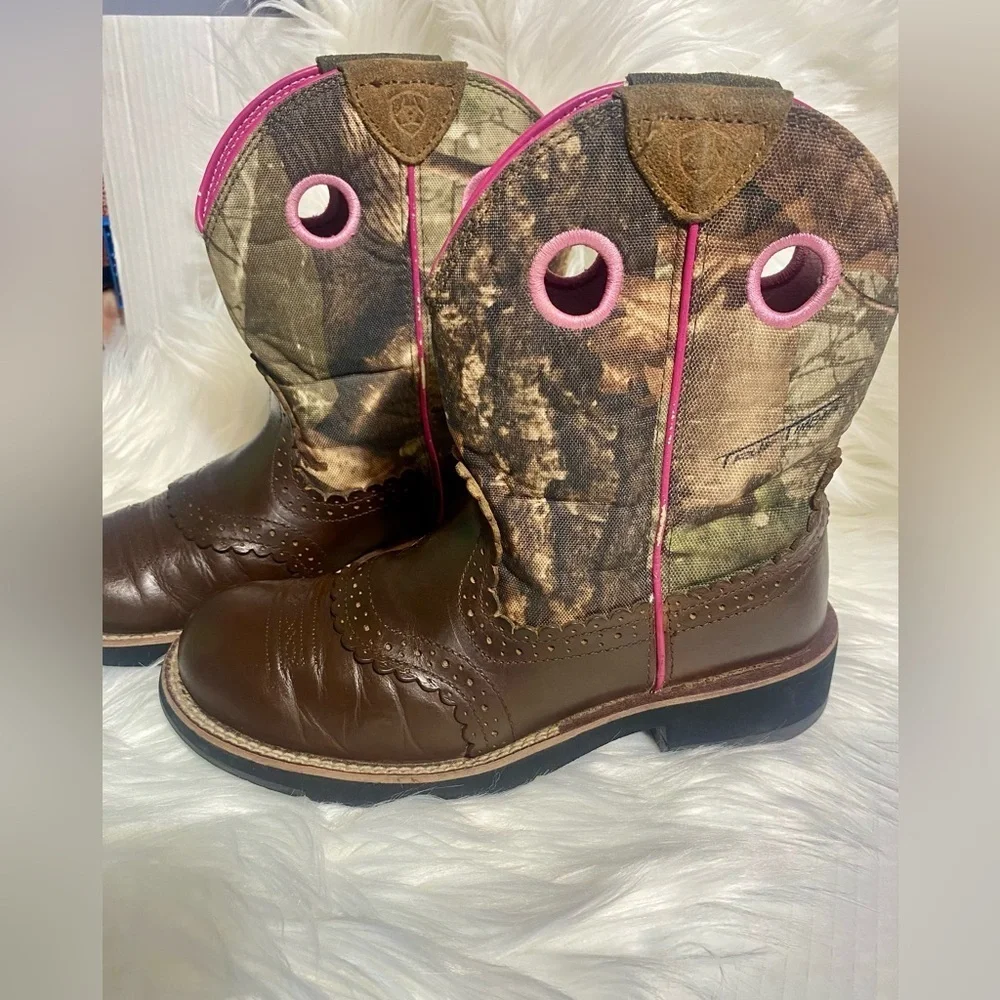 Ariat Brown and Camo Boots with Pink Trim