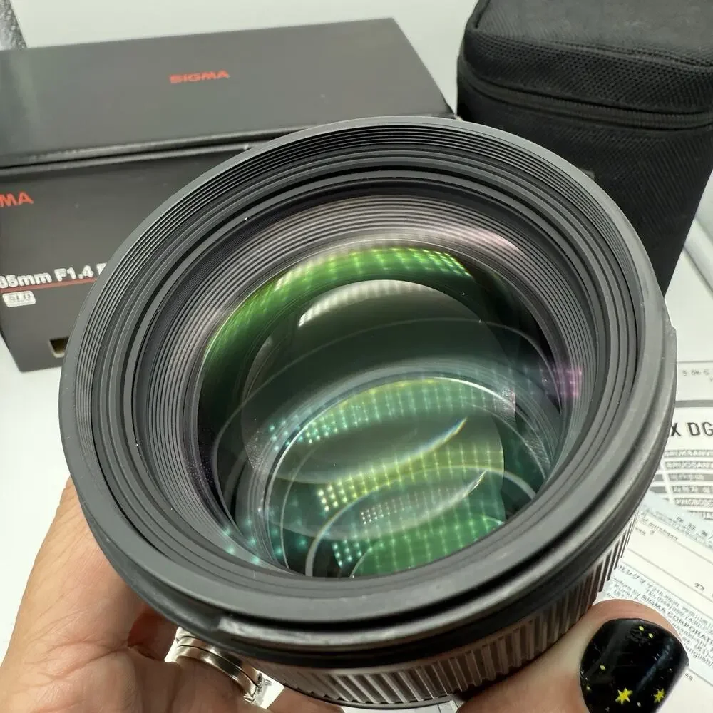 Sigma 85mm f/1.4 EX DG HSM Lens for Canon (Excellent Condition) In box