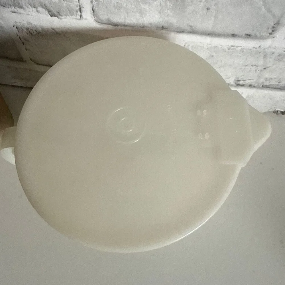 Tupperware excellent pristine