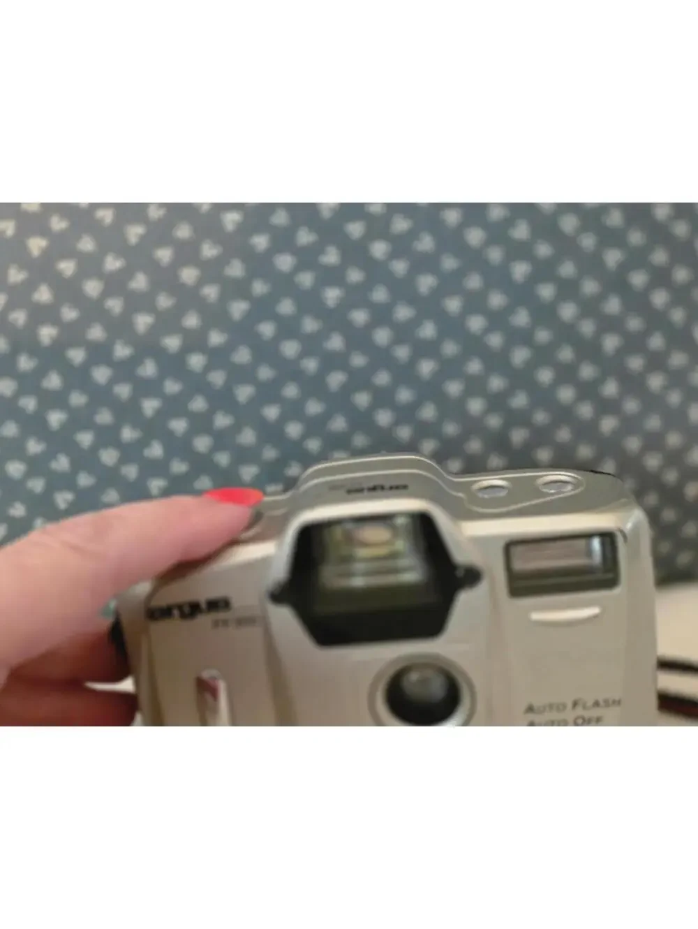 Argus FF300 35mm Point & Shoot Film Camera Auto Flash 29mm Lens Untested