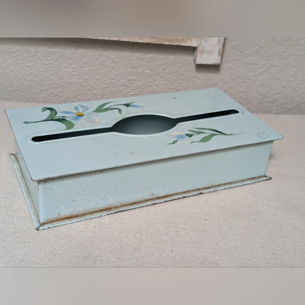 Vintage unbranded metal tissue holder powder blue MCM retro 1950s 1960s bathroom