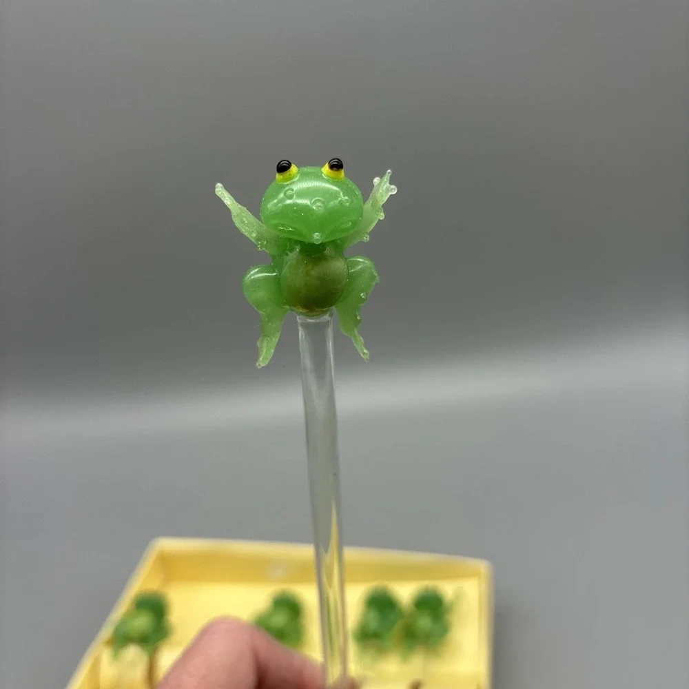 Boston Warehouse Glass Swizzle Stir Barware Sticks Set of Five Frogs‎ No Lid