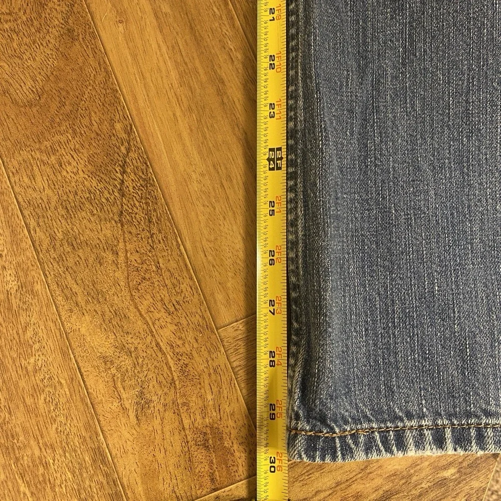 Levis there slight