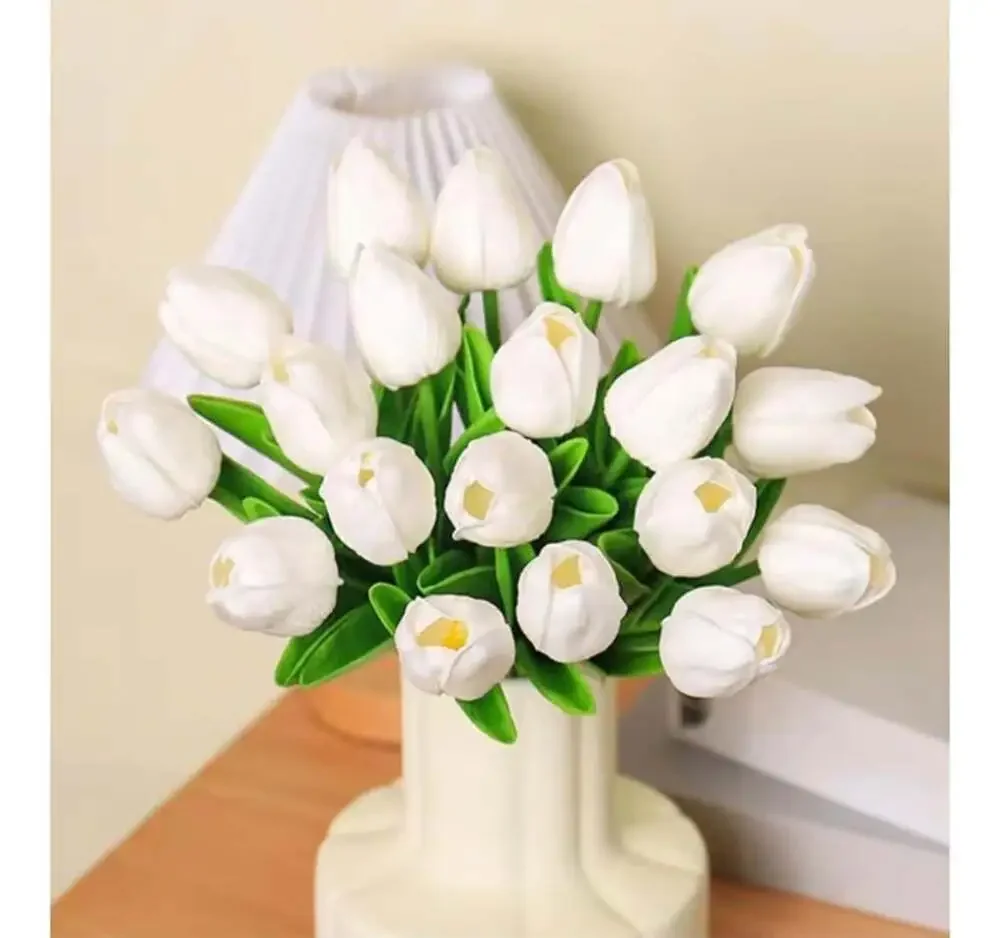 HIMUTAIN 20-Piece Artificial White‎ Tulip Bouquet with Gift Box and Ribbon