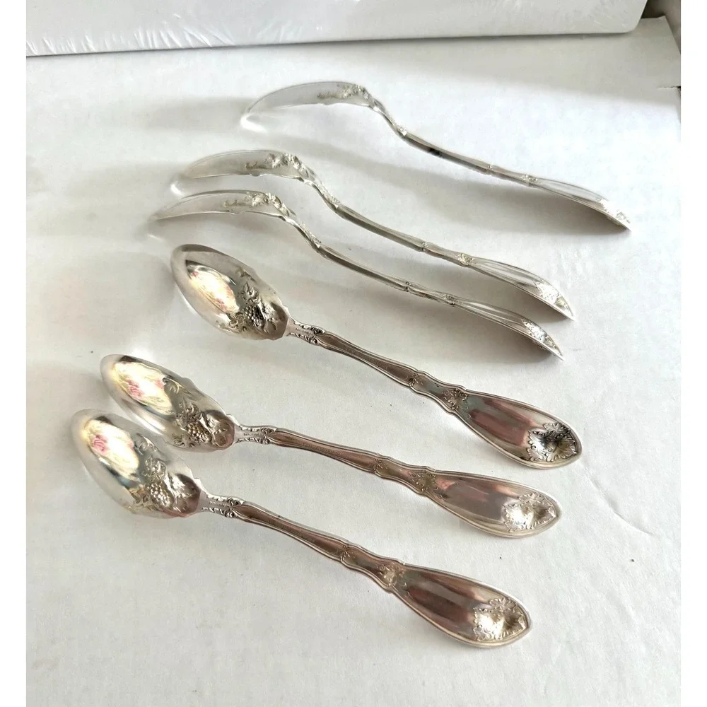 6 Silver Plated 1908 Rogers La Vigne Grapefruit Spoons
