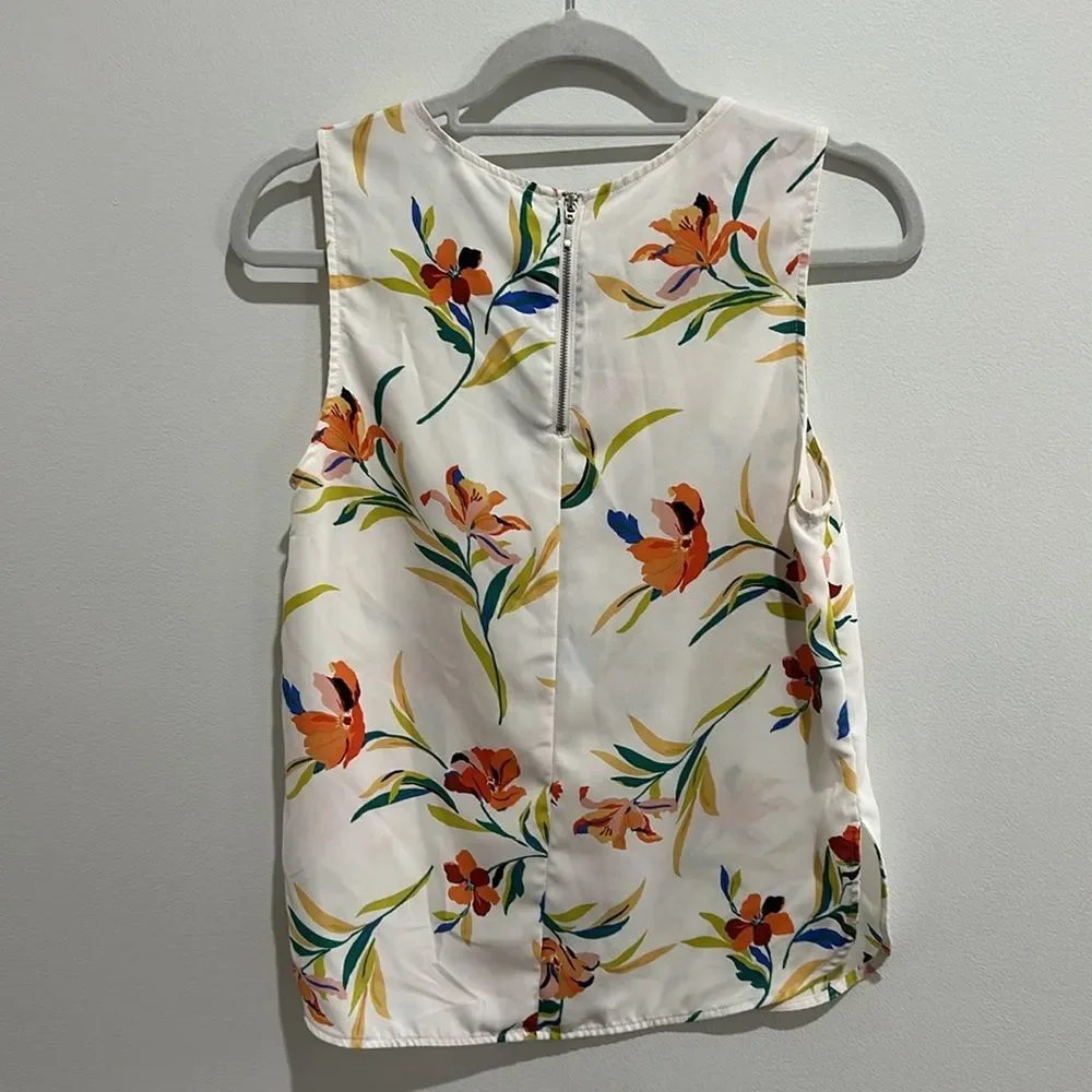 Forever 21 tropical white Top. Size small