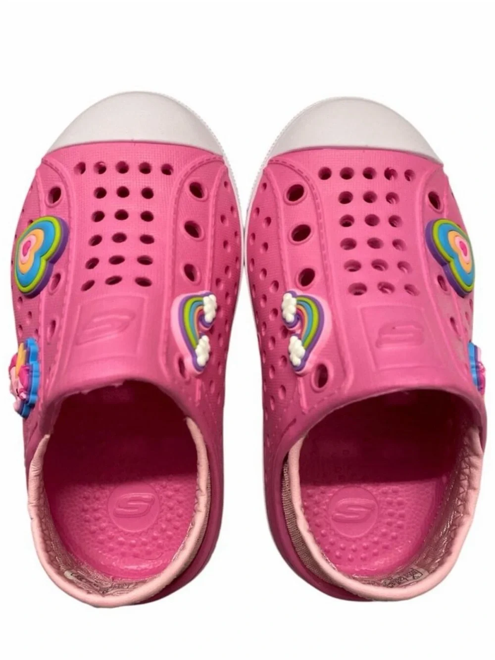 Skechers please see