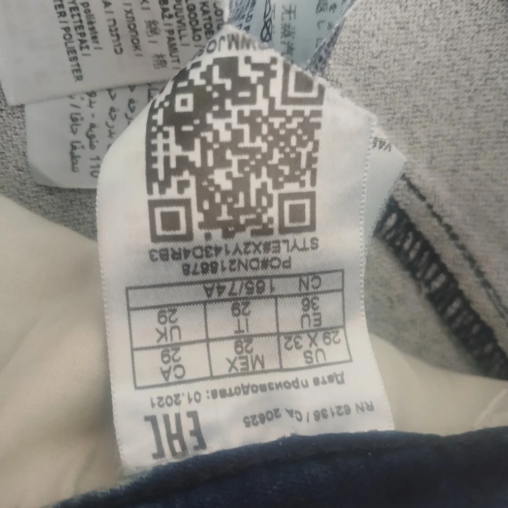 Guess stylish slim