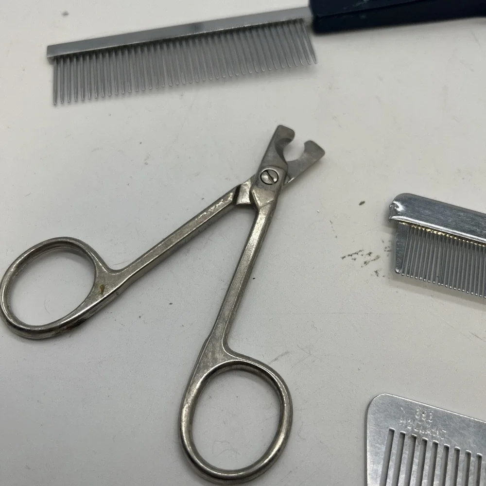 Lot Of 5 Grooming Tools