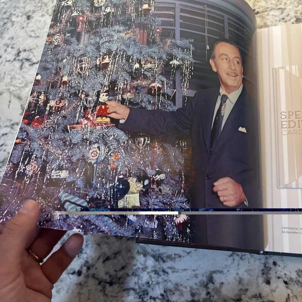 The Disney Christmas Card Book, 2018, Disney Fan Club 2018 All Cards In Book