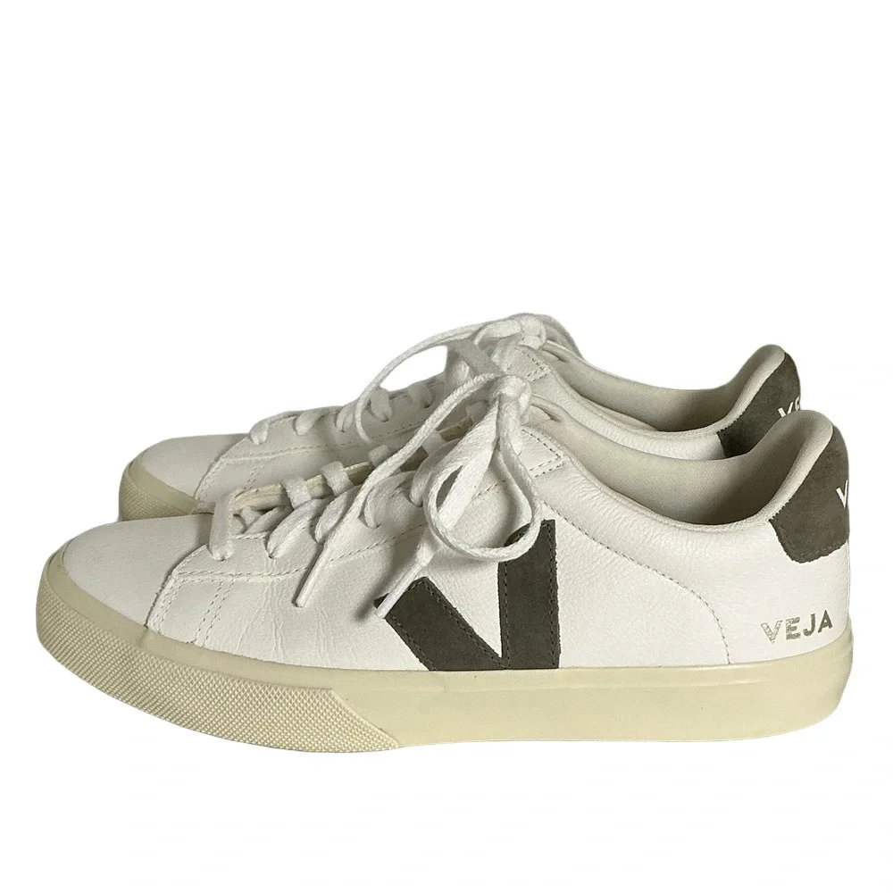 Veja classic minimalist
