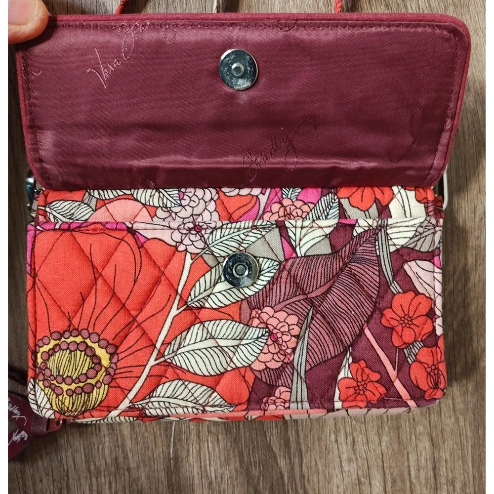 Vera Bradley Floral Quilted Wallet Wristlet Womens‎ OS Red Pink Crossbody Purse