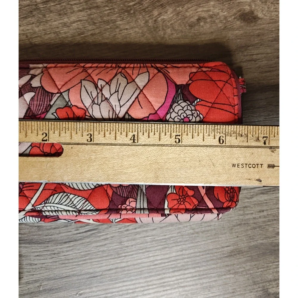 Vera Bradley Floral Quilted Wallet Wristlet Womens‎ OS Red Pink Crossbody Purse