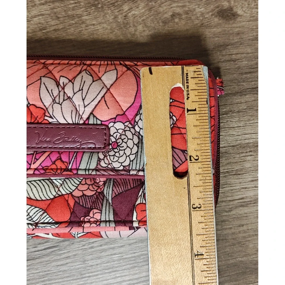 Vera Bradley Floral Quilted Wallet Wristlet Womens‎ OS Red Pink Crossbody Purse