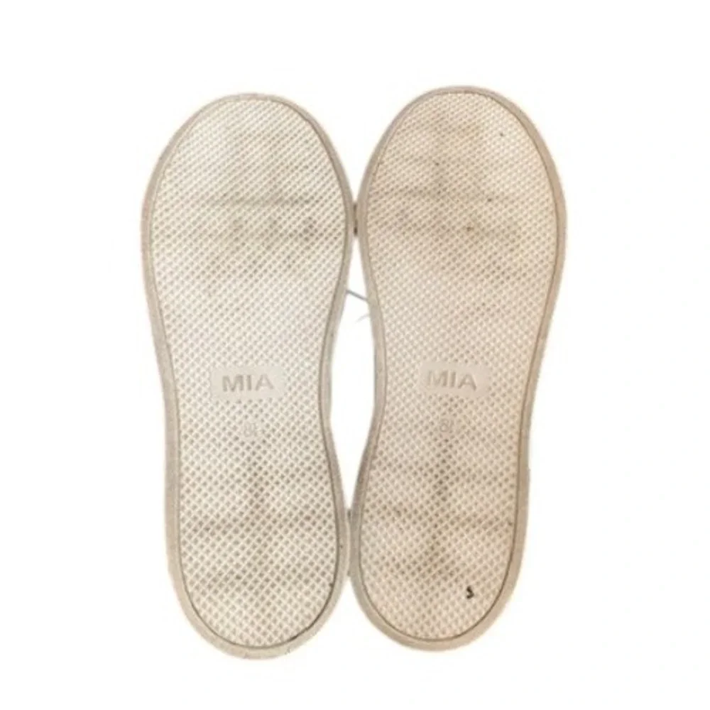 MIA brand model