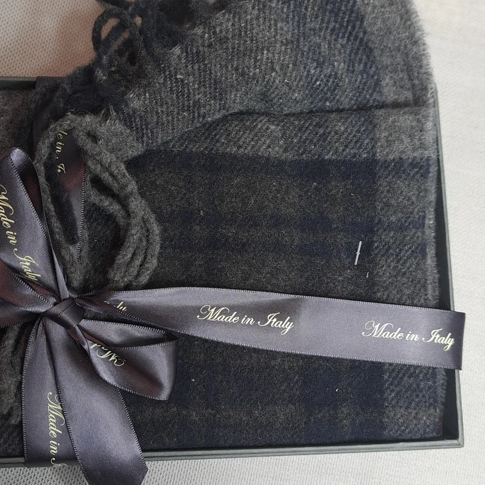 ITALIAN WOOLLEN TREASURES Men's Gray/Dark Blue 100% Wool Fringed Scarf 30X180 cm