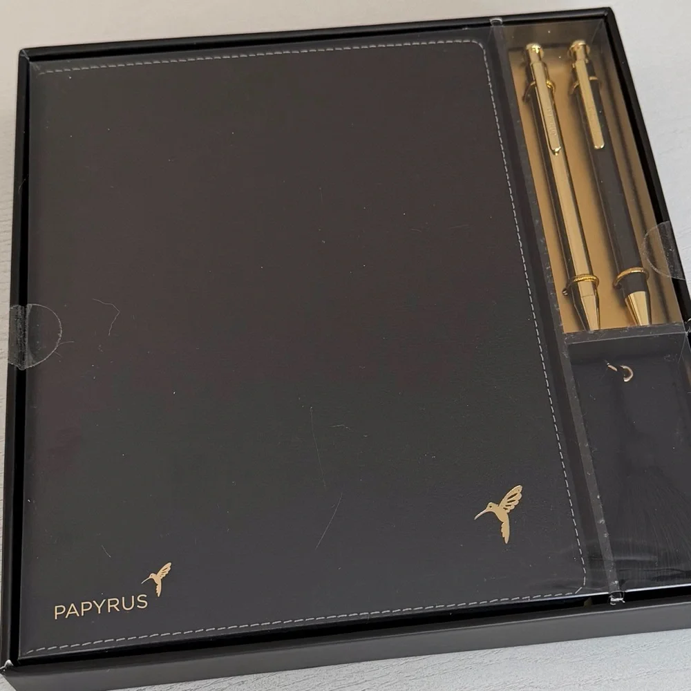 Papyrus nwt boxed